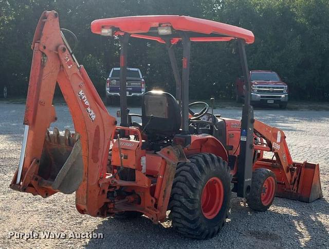 Image of Kubota B26 equipment image 4