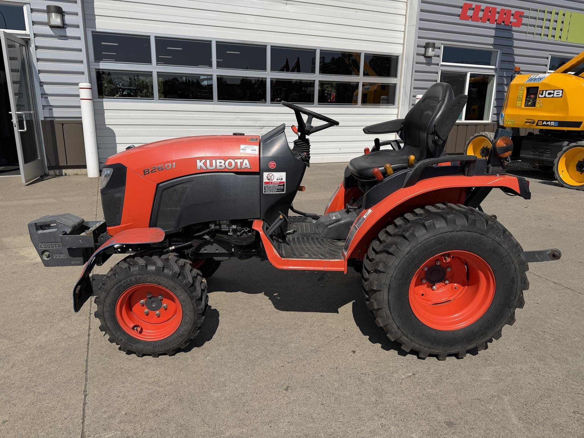2016 Kubota B2601HSD Equipment Image0