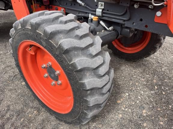 Image of Kubota B2650 equipment image 2