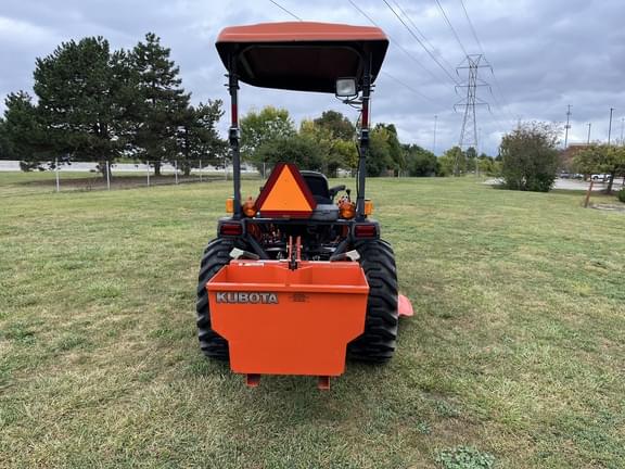 Image of Kubota B2650 equipment image 3