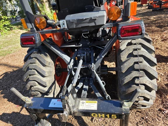 Image of Kubota B2650 equipment image 4