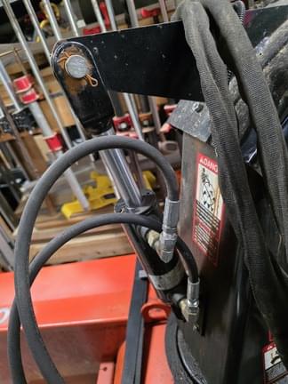 Image of Kubota B2650 equipment image 3