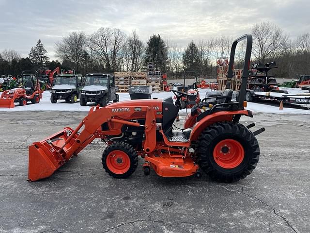 Image of Kubota B2650 equipment image 2