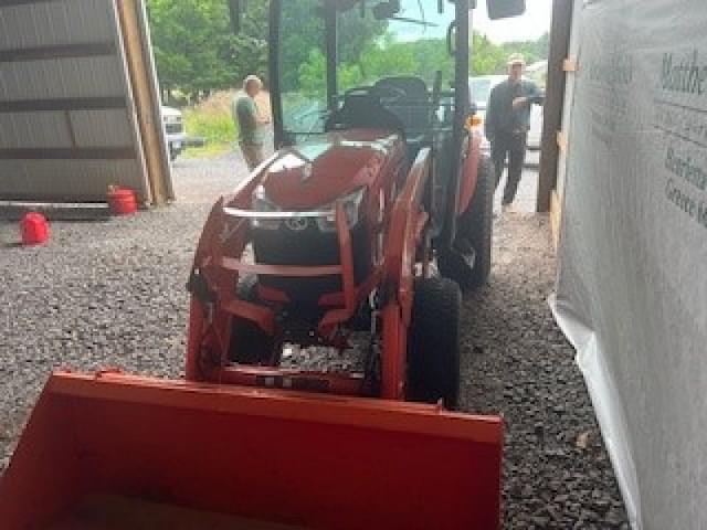 Image of Kubota B2650 equipment image 4