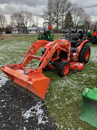 Image of Kubota B3350 equipment image 4