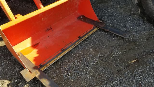 Image of Kubota BX2370 equipment image 1