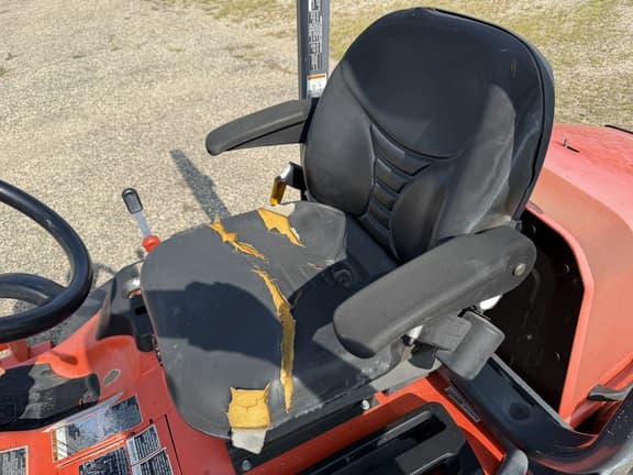 Image of Kubota F2690 equipment image 3