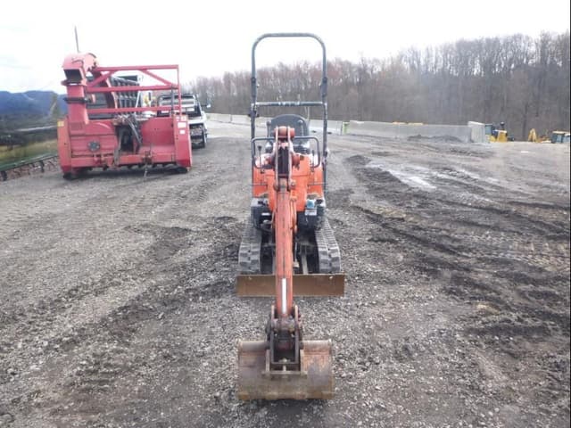 Image of Kubota K008-3 equipment image 1