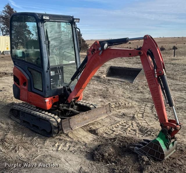 Image of Kubota KX018-4 equipment image 2