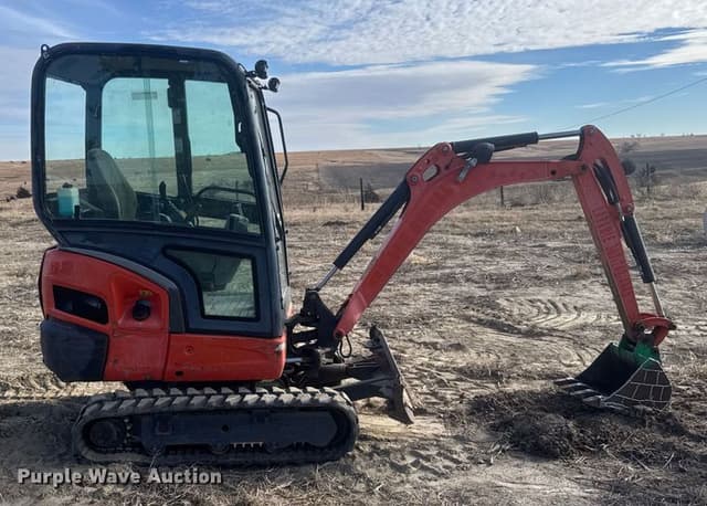 Image of Kubota KX018-4 equipment image 3