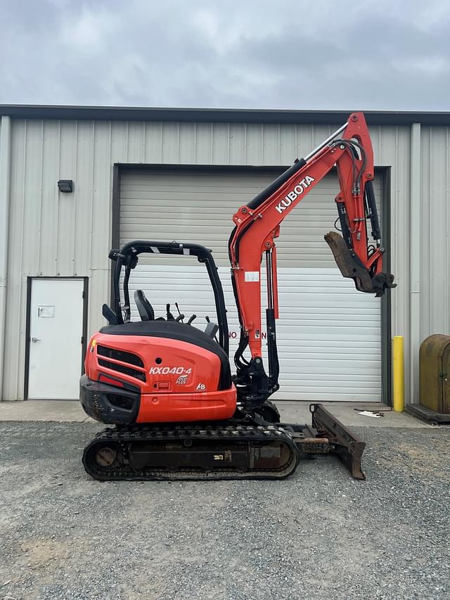 Image of Kubota KX040-4 equipment image 2