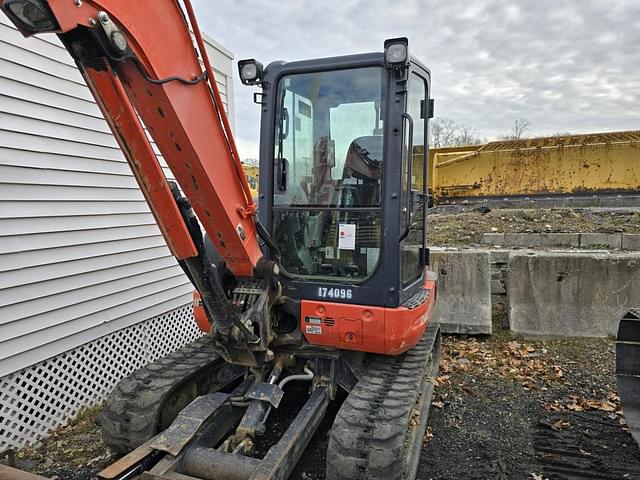 Image of Kubota KX040-4 equipment image 4