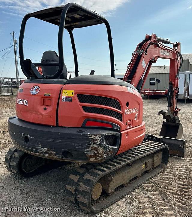 Image of Kubota KX040-4 equipment image 4