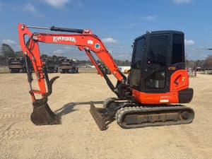 2016 Kubota KX040-4R3A Image