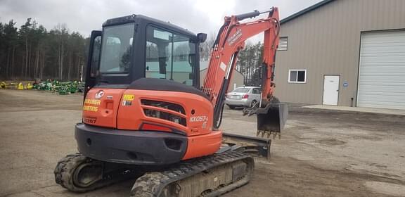 Image of Kubota KX057-4 equipment image 4