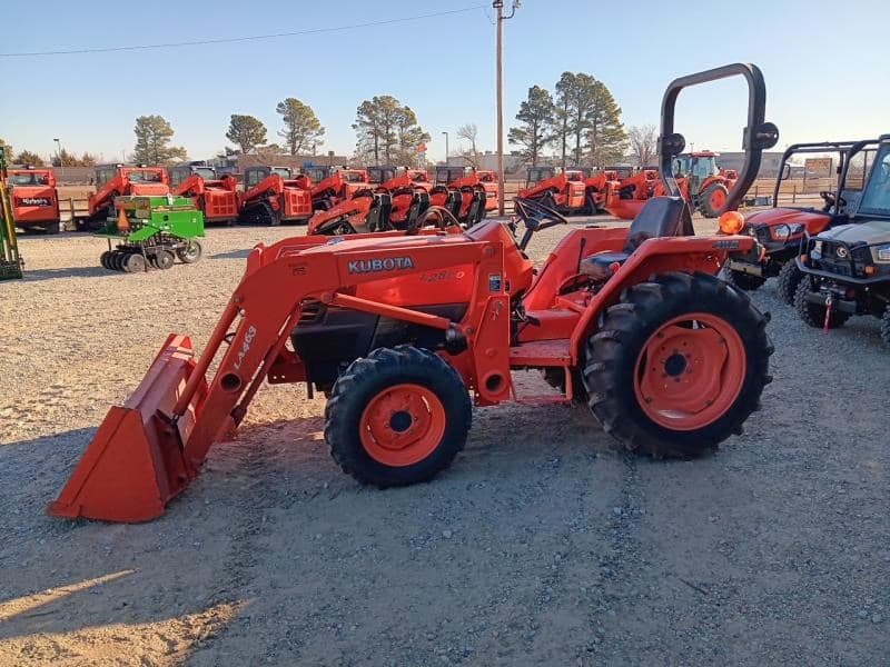 Image of Kubota L2800DT Image 1