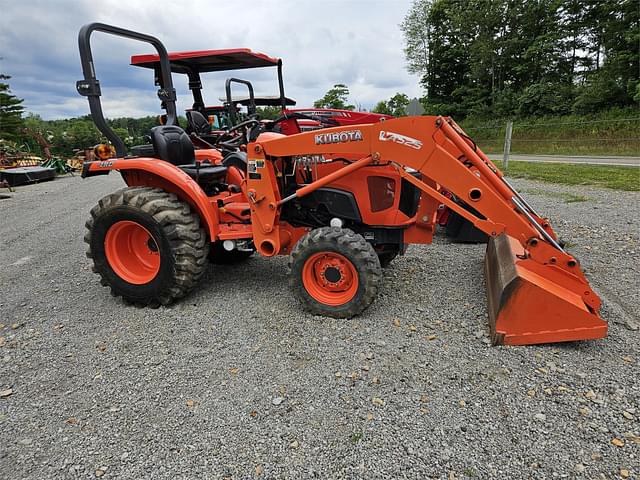 Image of Kubota L3301D equipment image 4