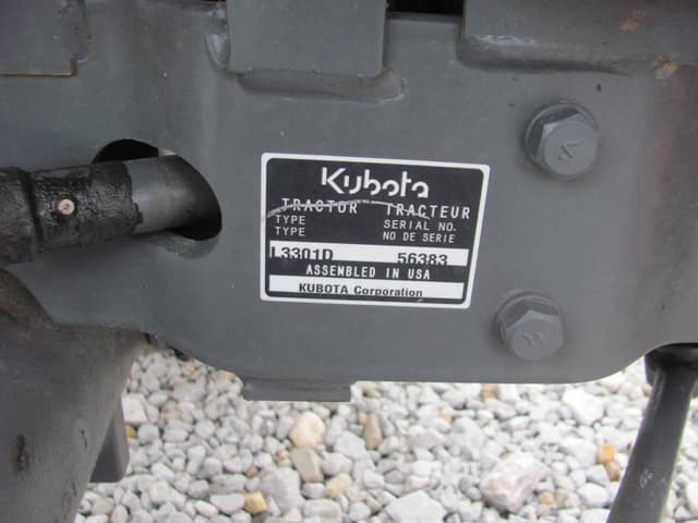 Image of Kubota L3301D equipment image 2