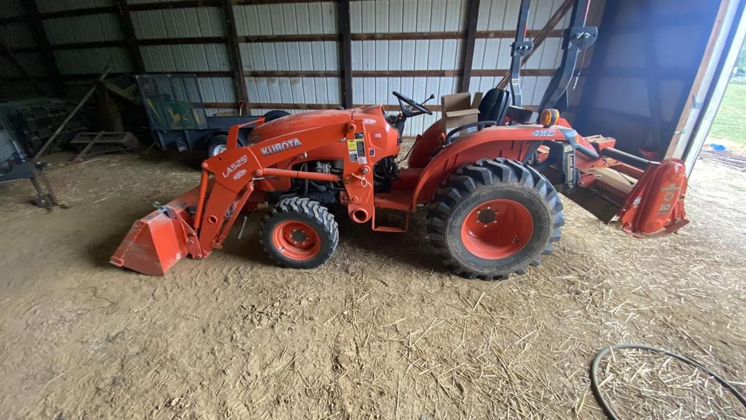 Image of Kubota L3301D Primary image