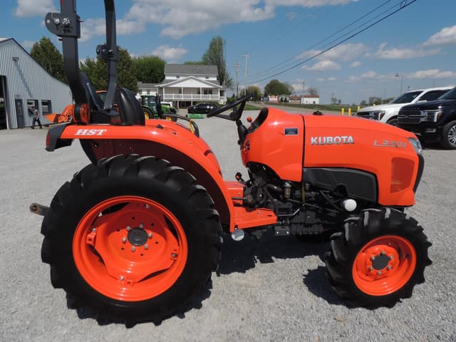 Image of Kubota L3301D HST equipment image 3