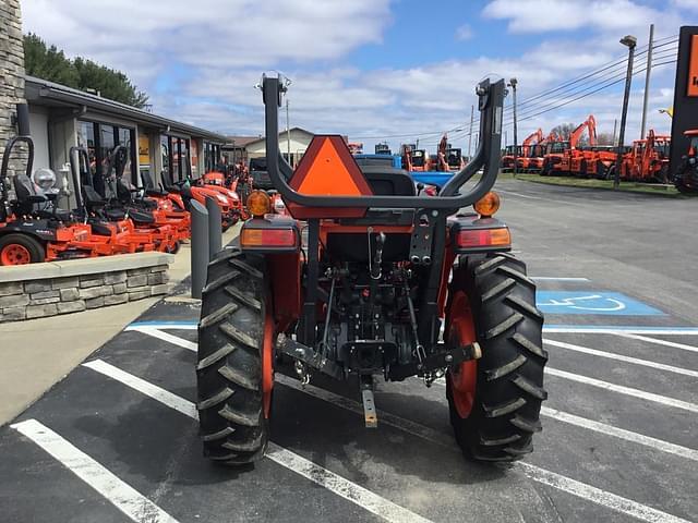 Image of Kubota L3301HST equipment image 3