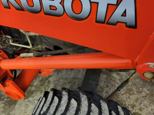 Image of Kubota L3901 equipment image 4