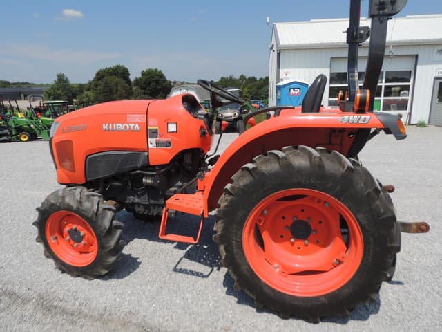 Image of Kubota L3901D equipment image 1