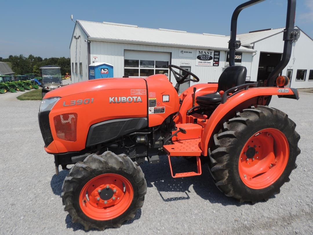 Image of Kubota L3901D Primary image