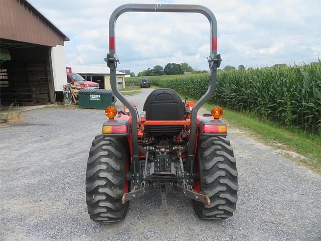 Image of Kubota L3901HST equipment image 3