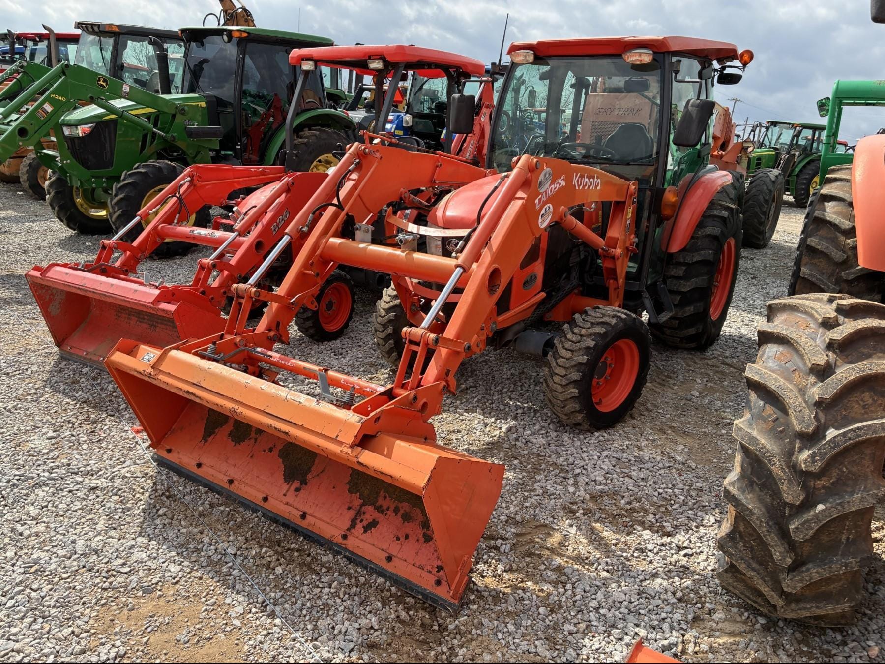 2016 Kubota L5460 Equipment Image0