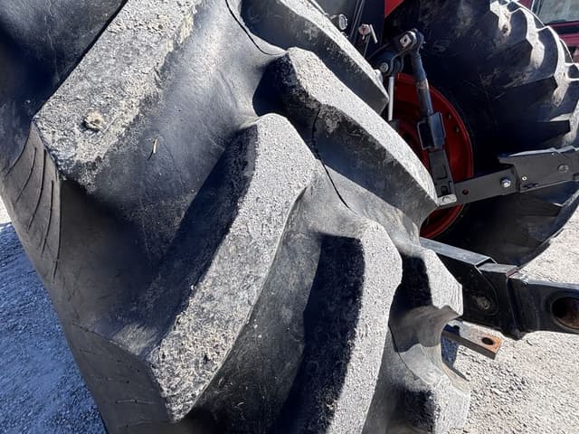 Image of Kubota M135GX equipment image 4