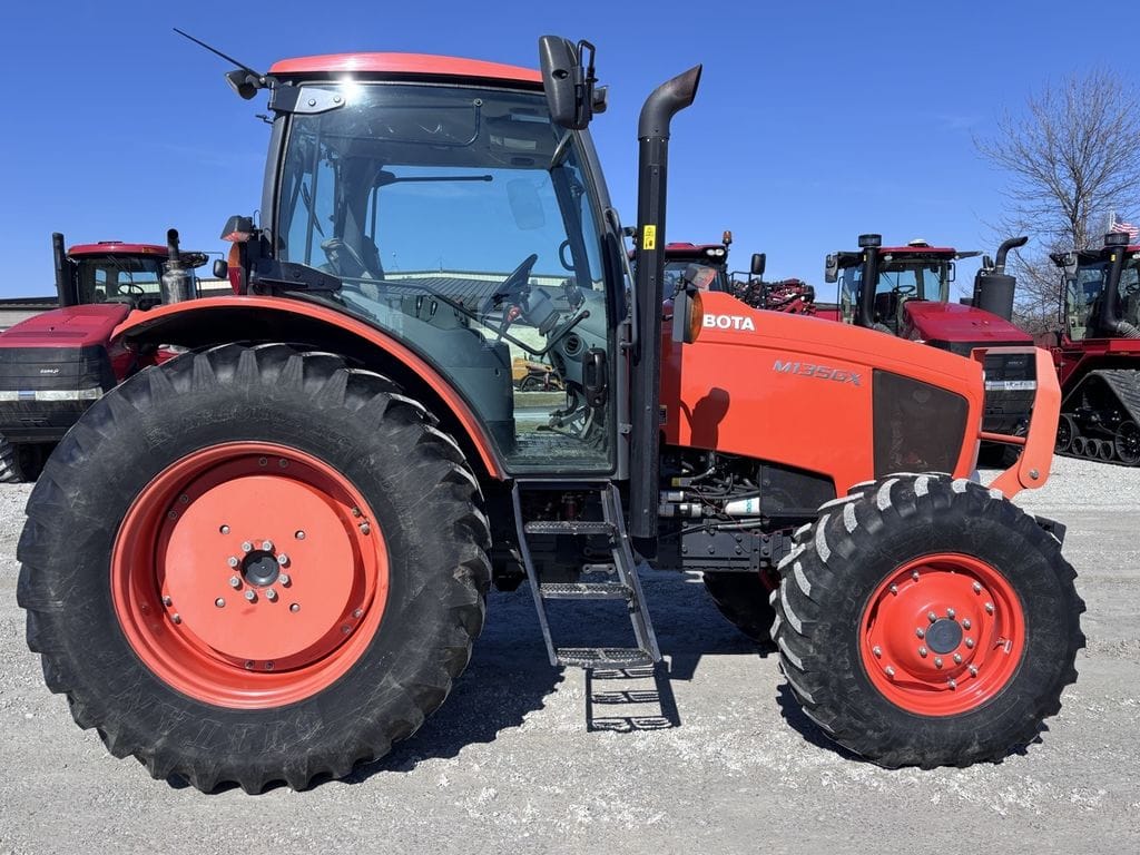 2016 Kubota M135GX Equipment Image0