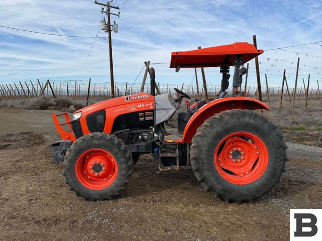 Image of Kubota M5-091 equipment image 2