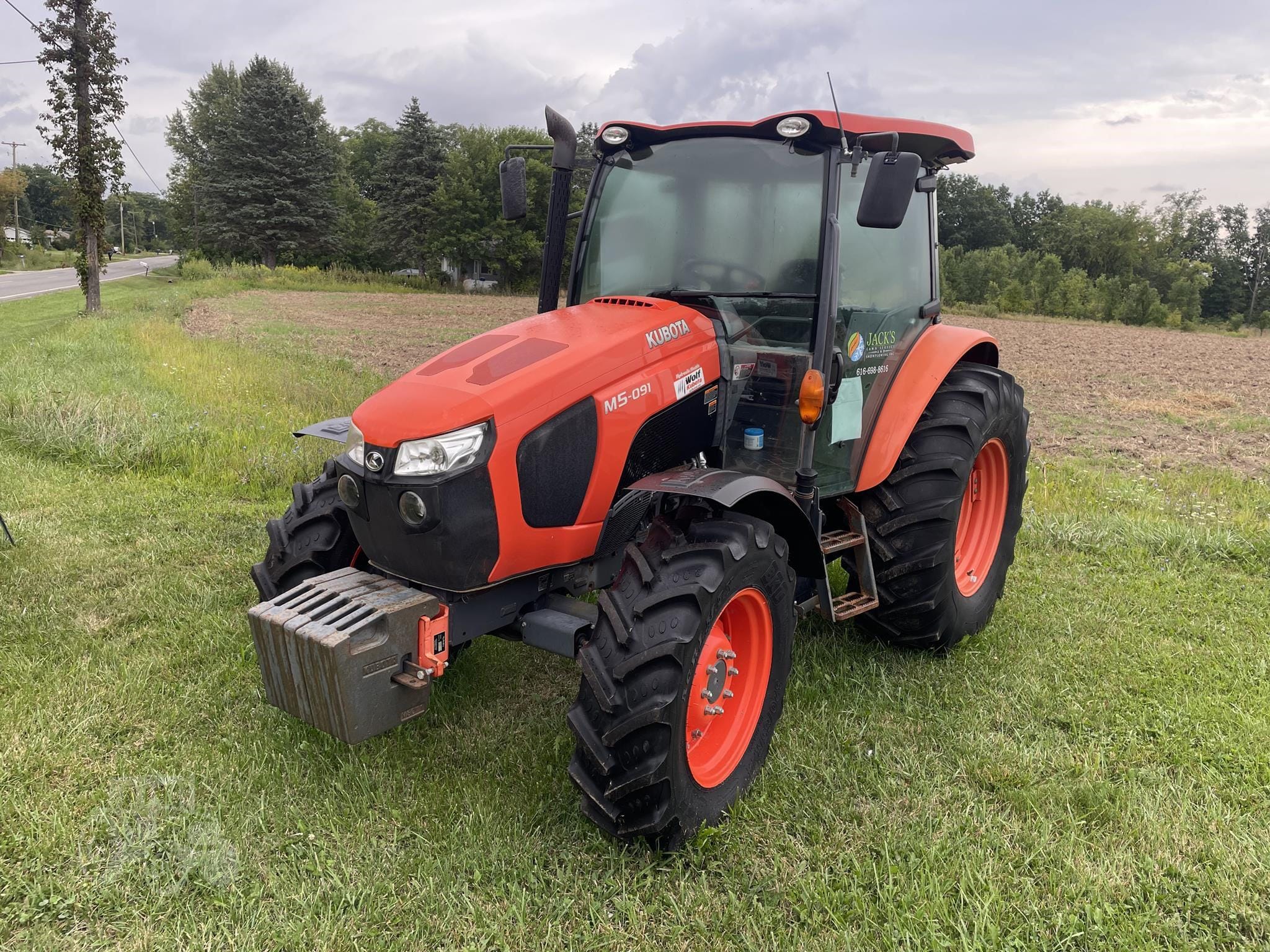2016 Kubota M5-091 Equipment Image0