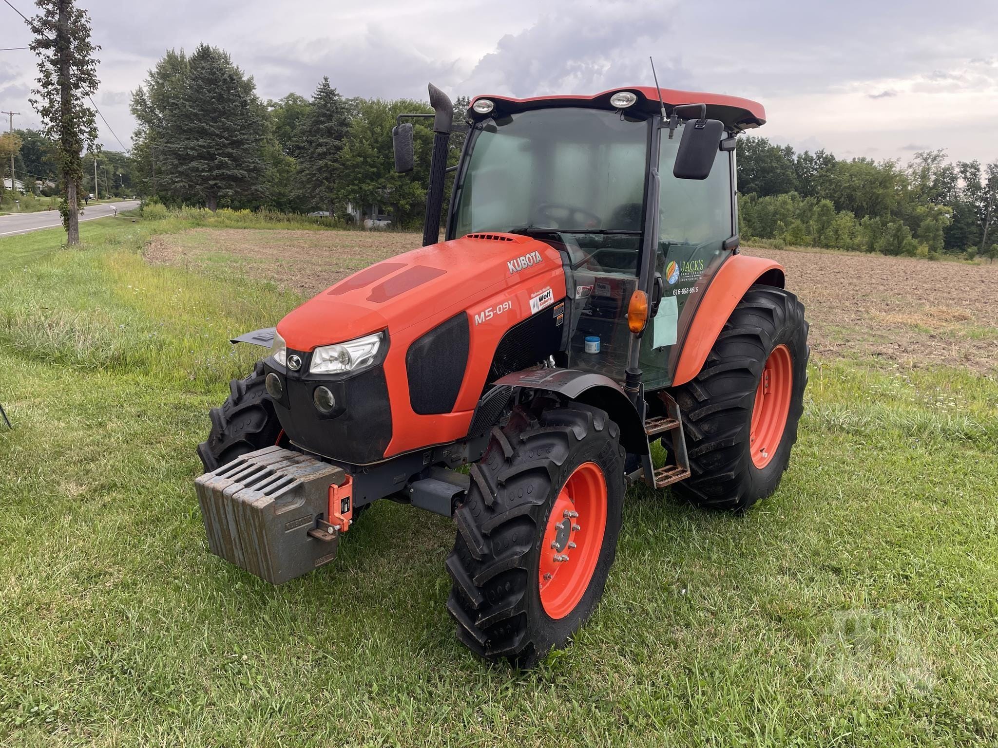 2016 Kubota M5-091 Equipment Image0