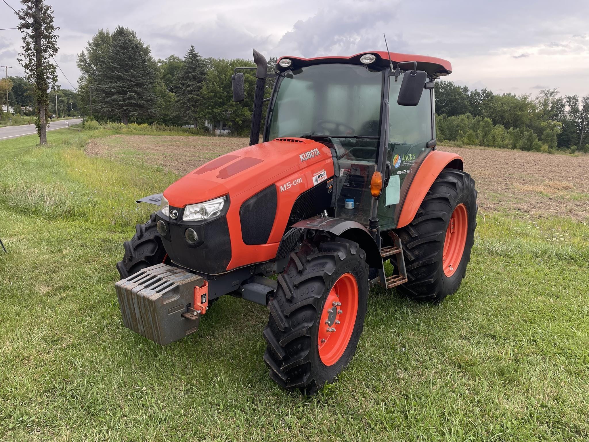 2016 Kubota M5-091 Equipment Image0
