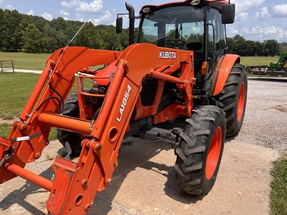 2016 Kubota M5-111 Equipment Image0