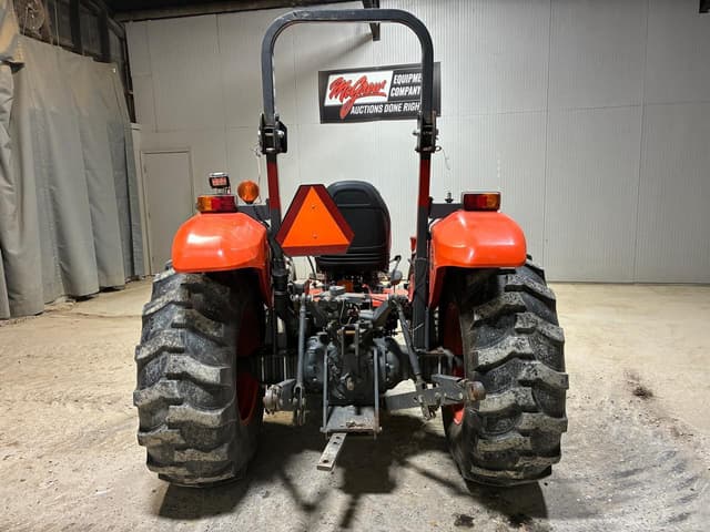 Image of Kubota M5660SUD equipment image 3