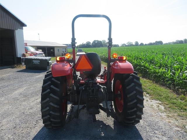 Image of Kubota M5660SUD equipment image 3