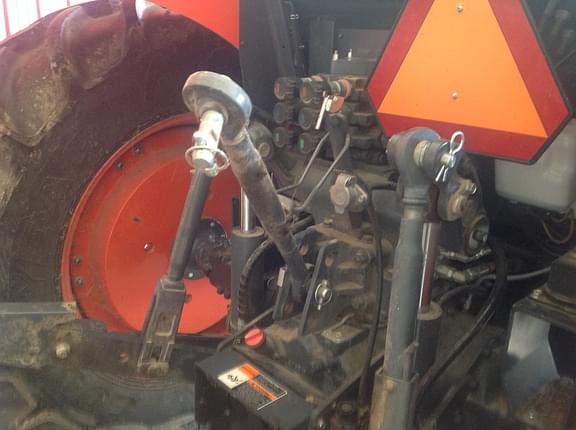 Image of Kubota M6-141 equipment image 3