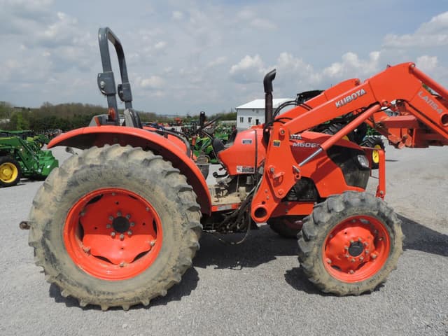 Image of Kubota M6060HD equipment image 3