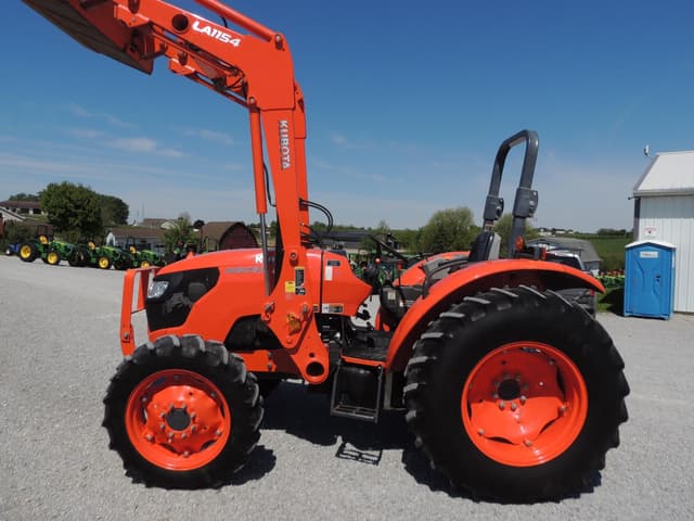 Image of Kubota M6060HD equipment image 2