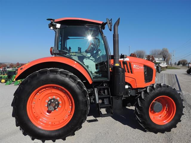 Image of Kubota M7.131 equipment image 3