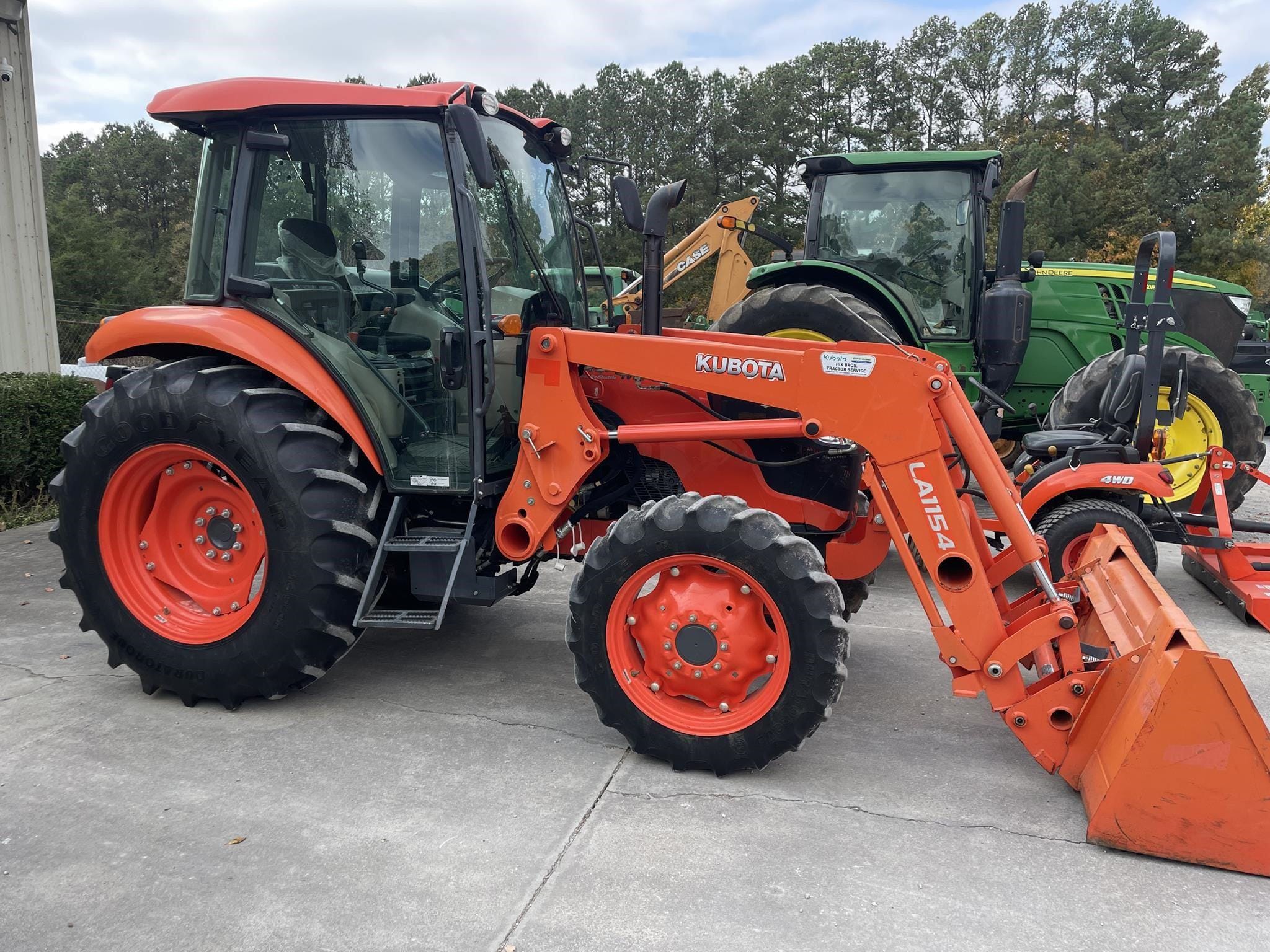 2016 Kubota M7060 Equipment Image0
