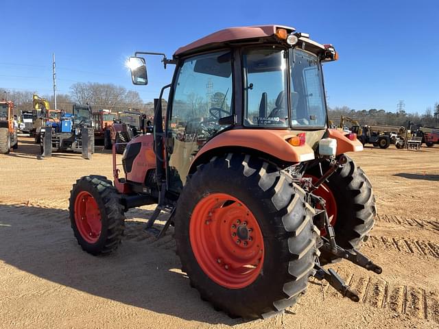 Image of Kubota M7060 equipment image 1