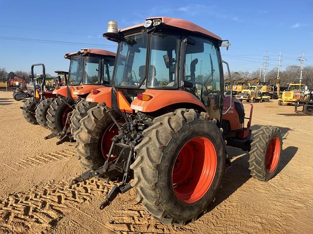 Image of Kubota M7060 equipment image 2