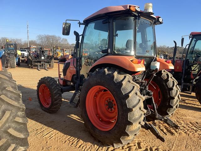 Image of Kubota M7060 equipment image 1