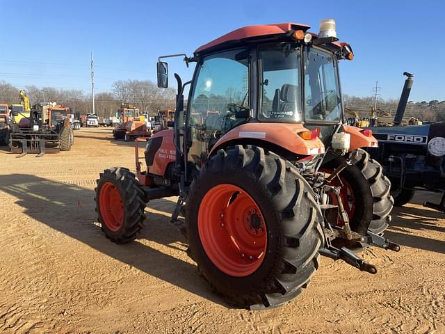 Image of Kubota M7060 equipment image 1