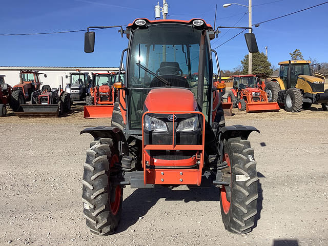 Image of Kubota M7060 equipment image 4