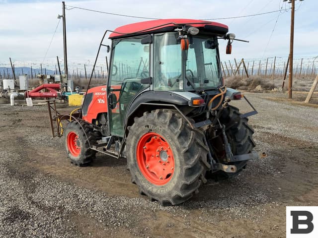 Image of Kubota M8540 equipment image 2